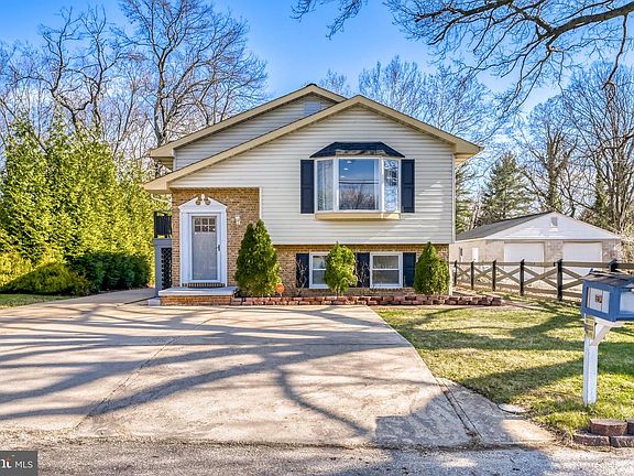 3rd image of 7803 Riverdale Ave