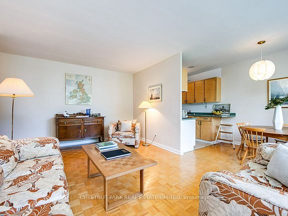4th image of 75 Scarborough Rd #201