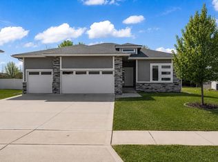 16734 Maple St, Clive, IA 50325
