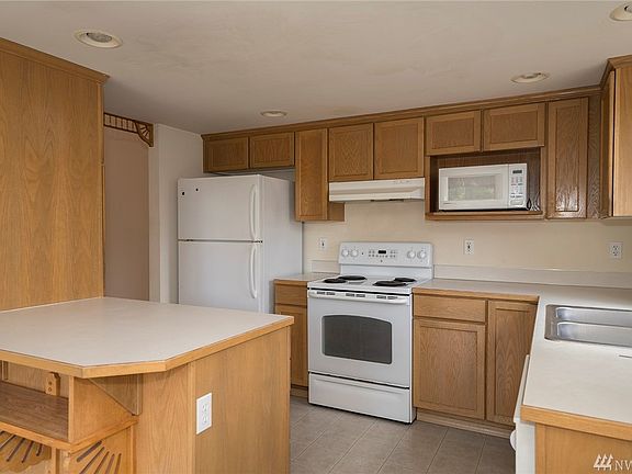 4th image of 7901 263rd Pl NW