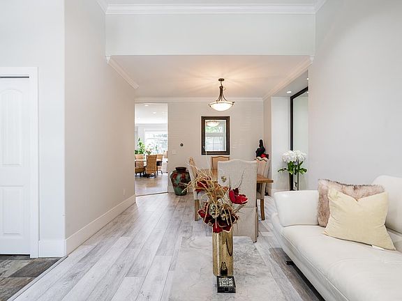 4th image of 6128 150b St
