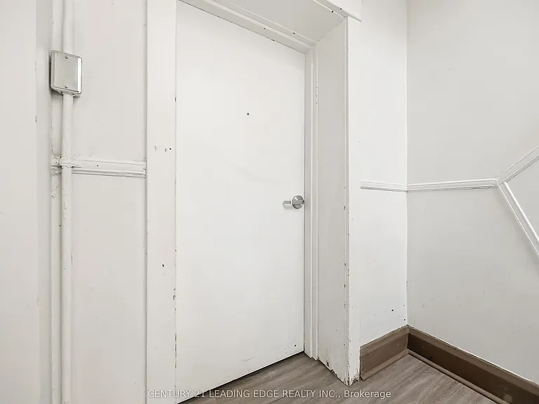 1A Leonard Ave #1 — Photo 36