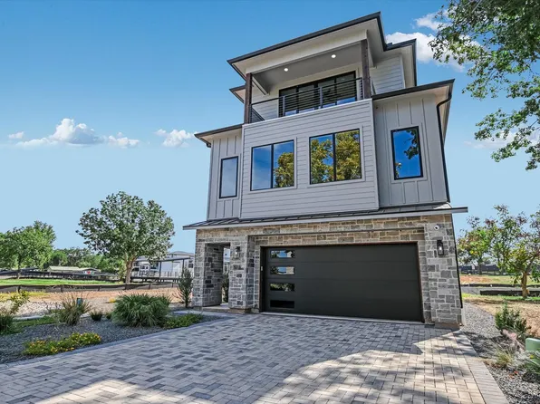 516 Lake St., Kingsland, TX 78639