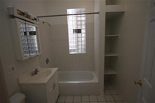 3rd image of 1511 N Rockwell St #1