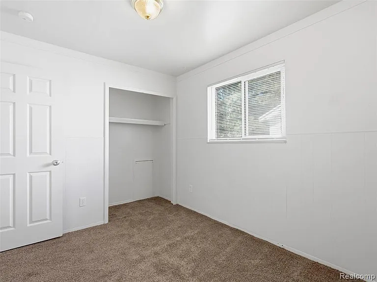 1221 E Granet Ave — Photo 9