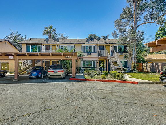 2nd image of 1004 E Deodar St
