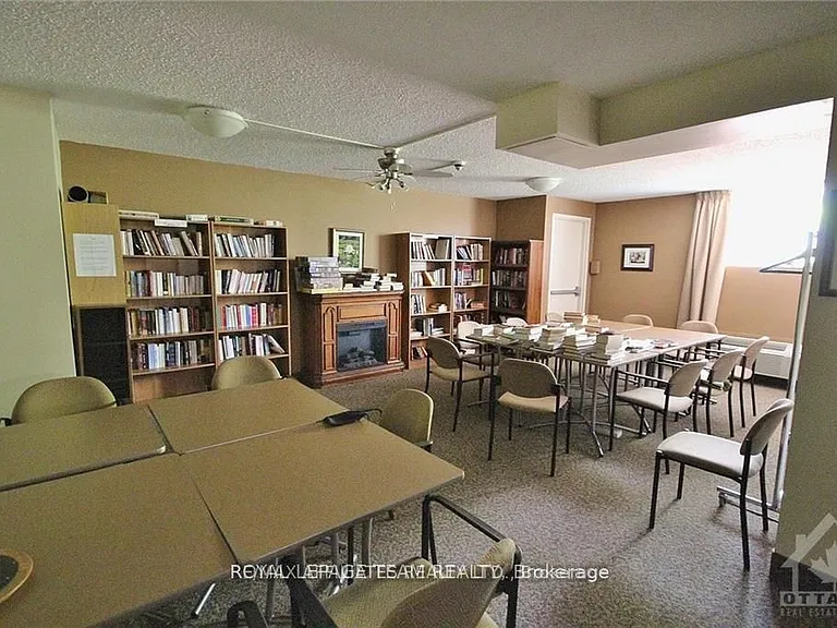 200 Lafontaine Ave #304 — Photo 22