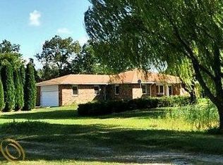 60100 Foster Dr, South Lyon, MI 48178