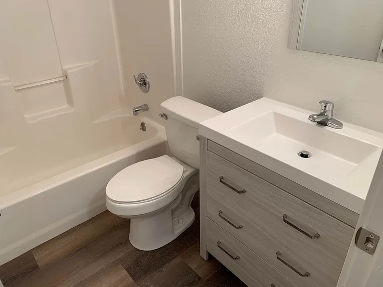 399 W 200 N — Photo 39
