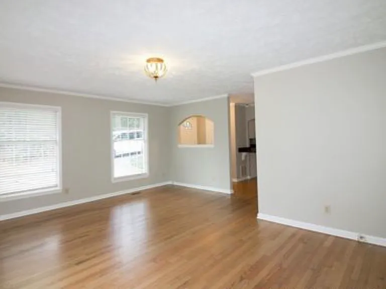 105 S Ridge St — Photo 16
