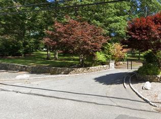 565 Highland Ave, Dartmouth, MA 02747