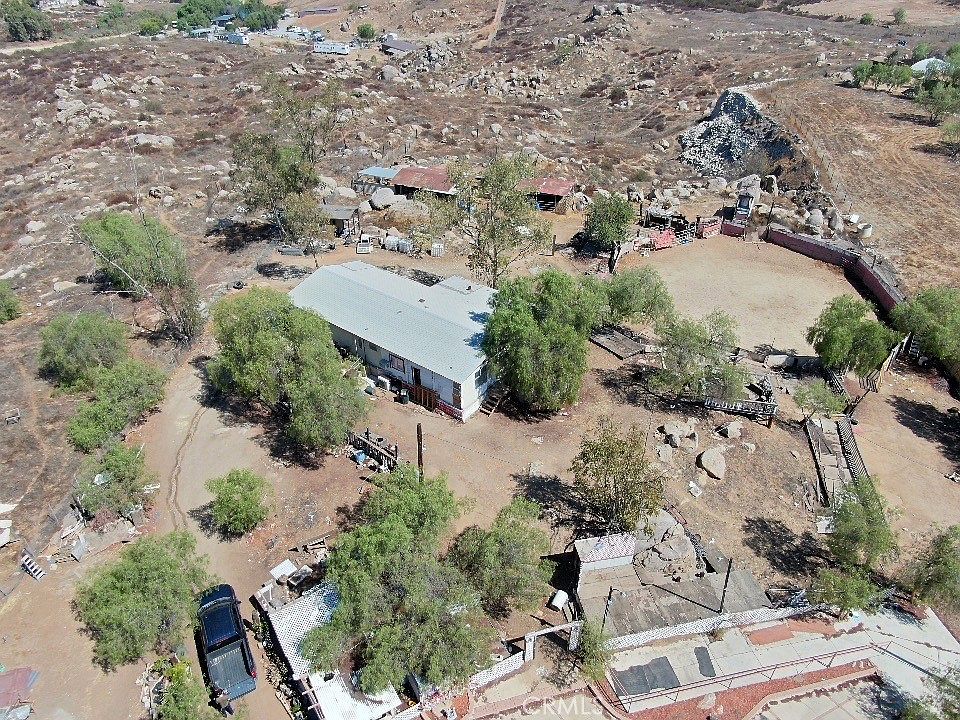 1st image of 21751 Rogers Rd
