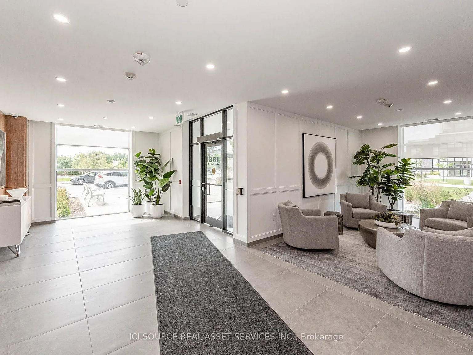 3 bed, $3,000 — Photo 2