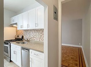 25-27 36th St #5, Astoria, NY 11103
