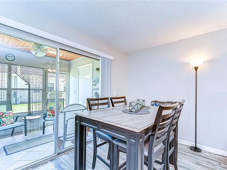 13870 Oakwood Ln — Photo 15
