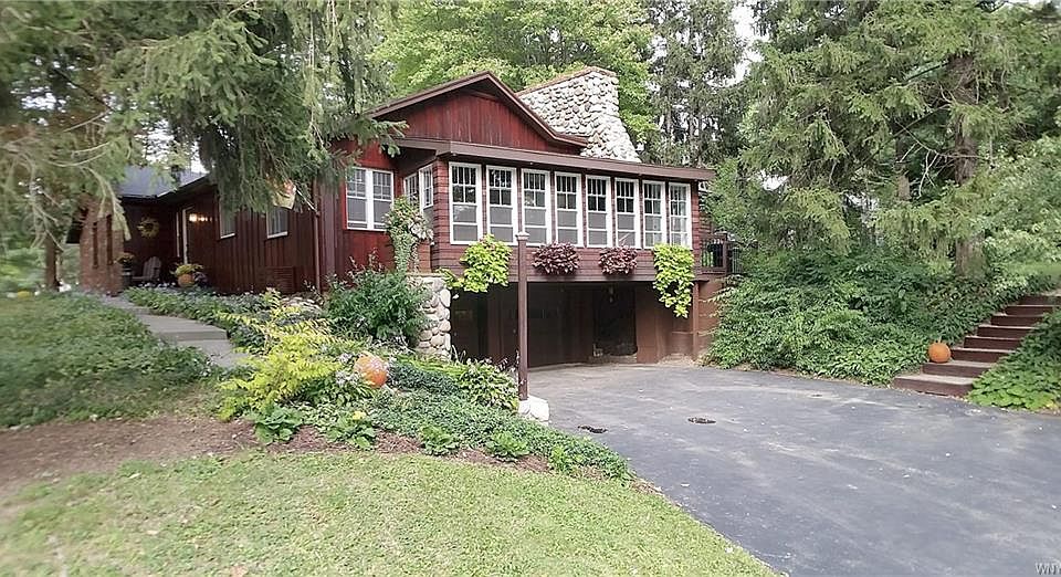 1st image of 4 Timberlake Dr