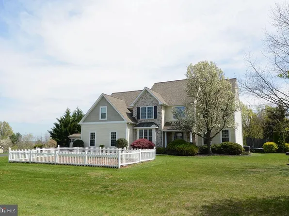 2350 Josie Ln, Harleysville, PA 19438