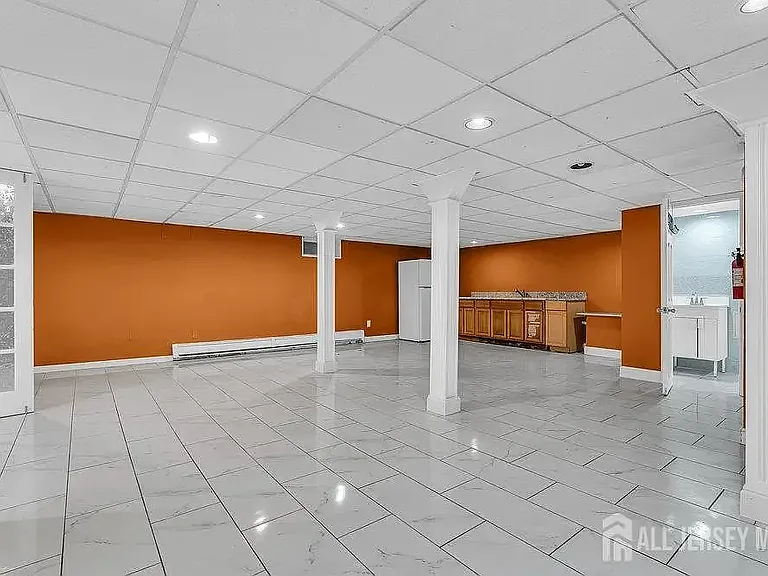 585 Noe Ave — Photo 26