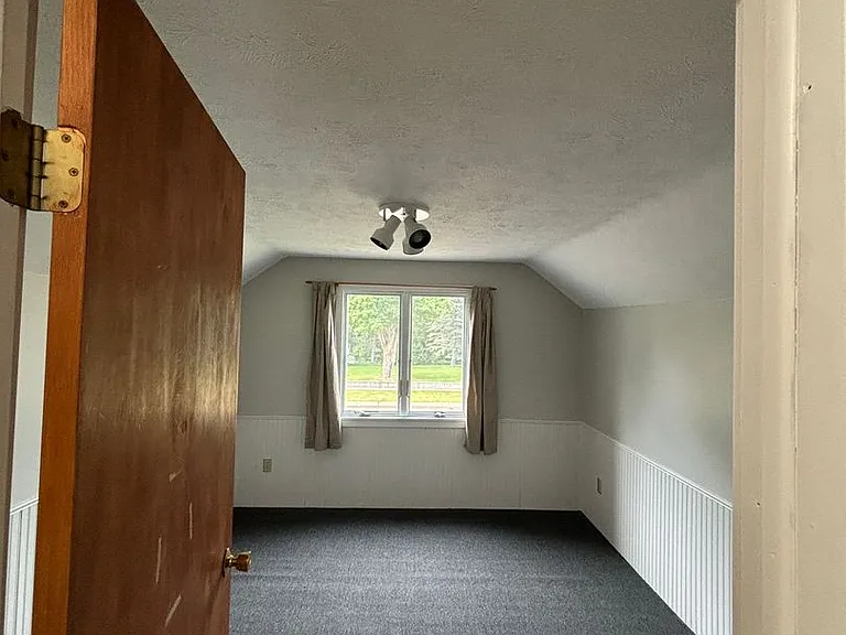 414 E Main St — Photo 26