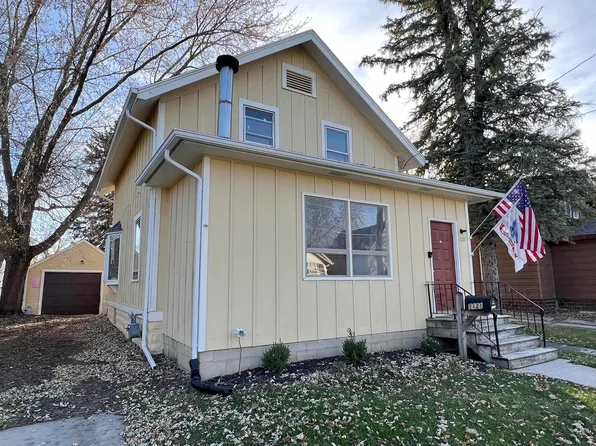 1121 E State St, Mason City, IA 50401