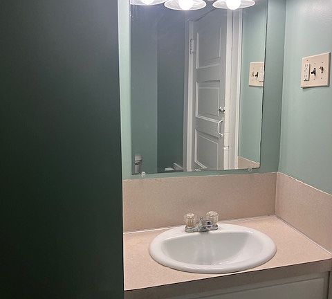 Bathroom vanity