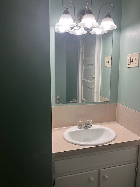 Bathroom vanity