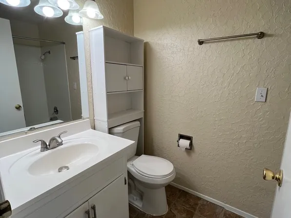 119 Jackson St #1, South Bend, WA 98586