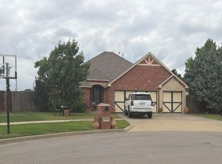 2425 Pumpkin Ln, Weatherford, OK 73096