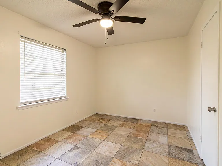 1020 Foley Ave — Photo 21