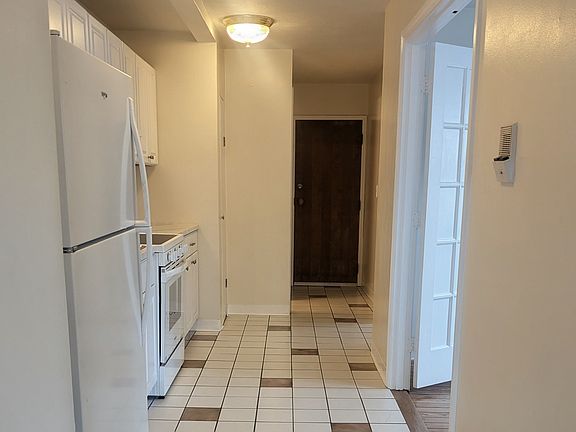 2nd image of 41 Elliott St #5