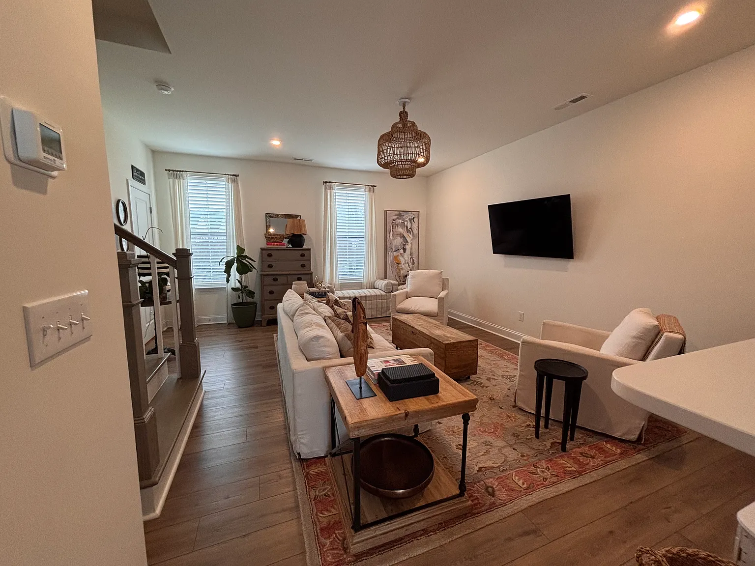 522 N Sharon Amity Rd — Photo 2