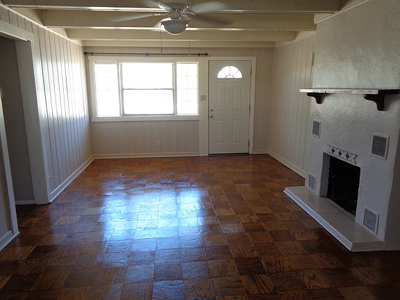 2nd image of 410 Catalina Ln