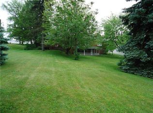 141 McKinley Rd, Beaver Falls, PA 15010