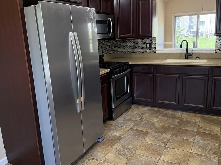 3904 Plowmans Ct — Photo 5