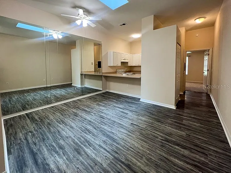 3911 SW 27th St #8 — Photo 3