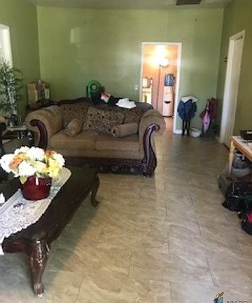 5th image of 535 W Heil Ave