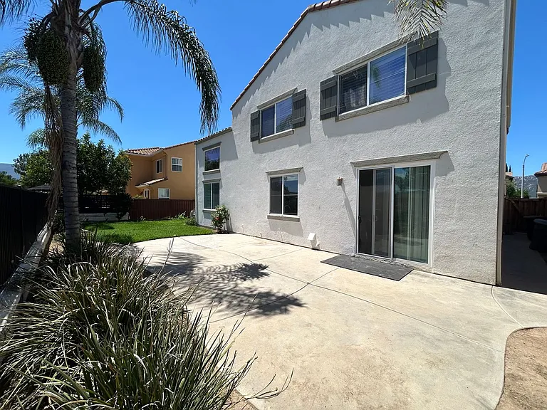 45260 Saint Tisbury St — Photo 16
