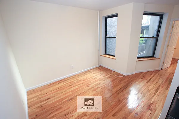 Rented by Jonis Realty | media 17