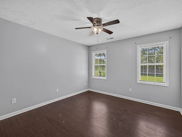 242 Zachary Ln — Photo 13