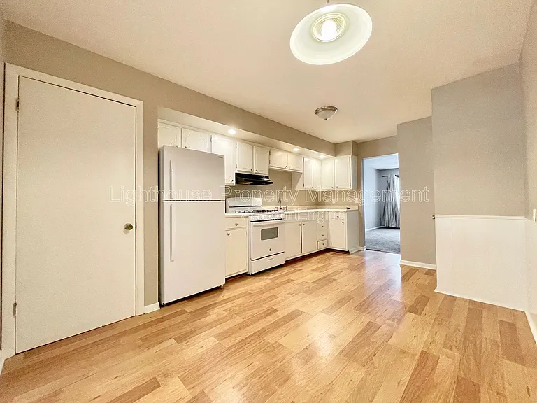 1054 Royal Oak St SW — Photo 8