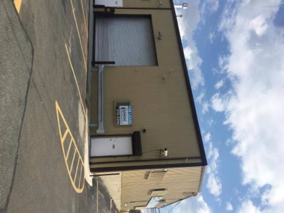 1st image of 3773 Victory Blvd #C