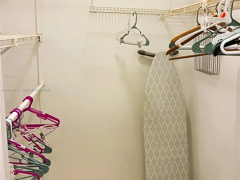 400 N Riverside Dr #501 — Photo 18