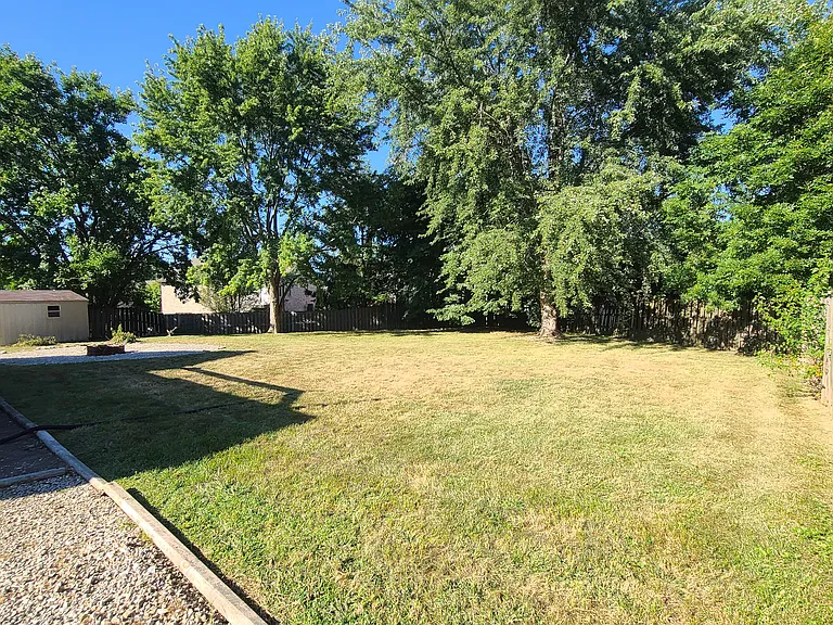 9820 Aylesworth Ln — Photo 55