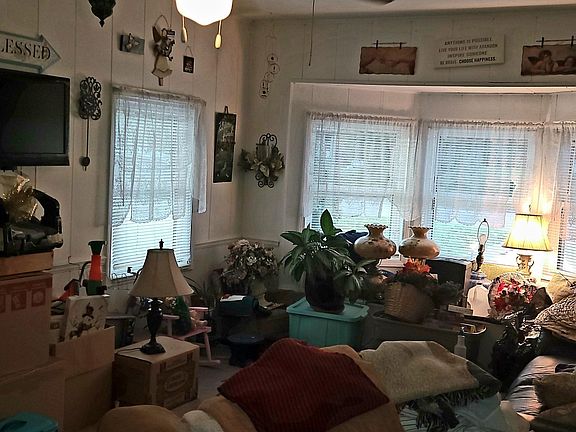 4th image of 933 Lorraine Drive