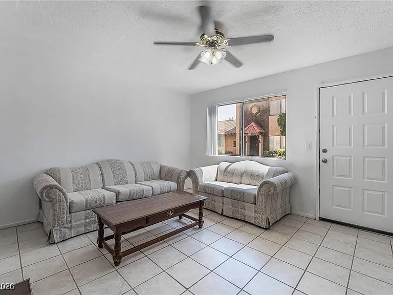 4302 Lynnann Dr — Photo 4