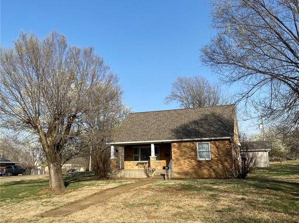 506 N School St, Desloge, MO 63601