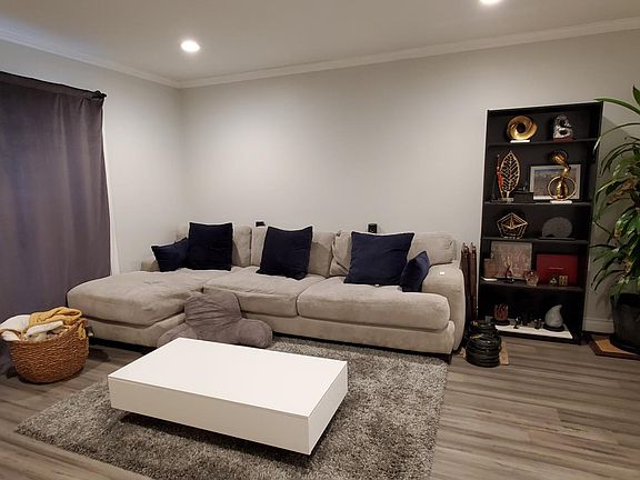 3rd image of 28 Birchwood Ln