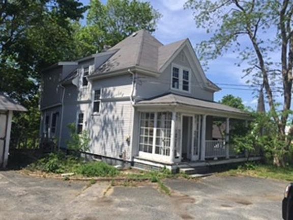 2nd image of 11 1/2 Clyfton St