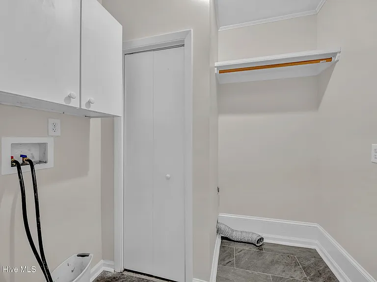 917 Wordsworth Dr — Photo 10