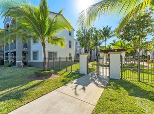 6831 SW 44th St APT 112, Miami, FL 33155
